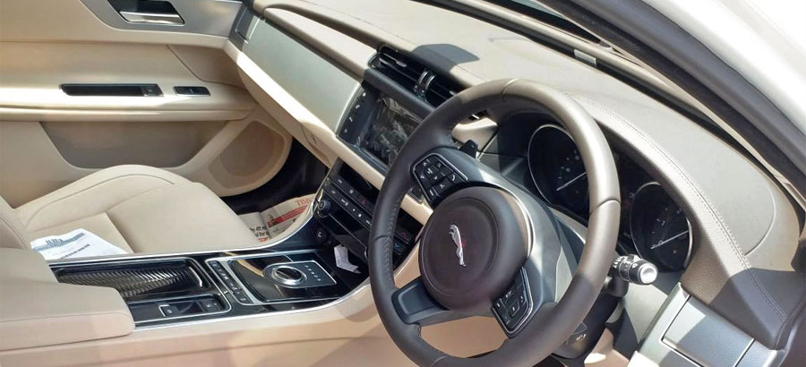 Jaguar-XF_01-1
